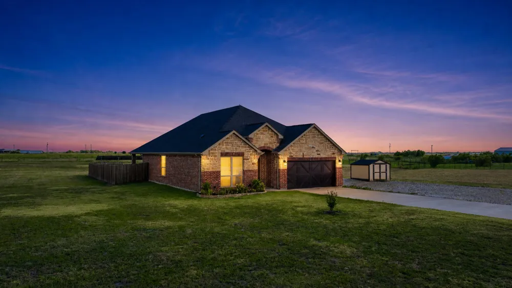9689 County Road 4116 Kaufman, TX 75142