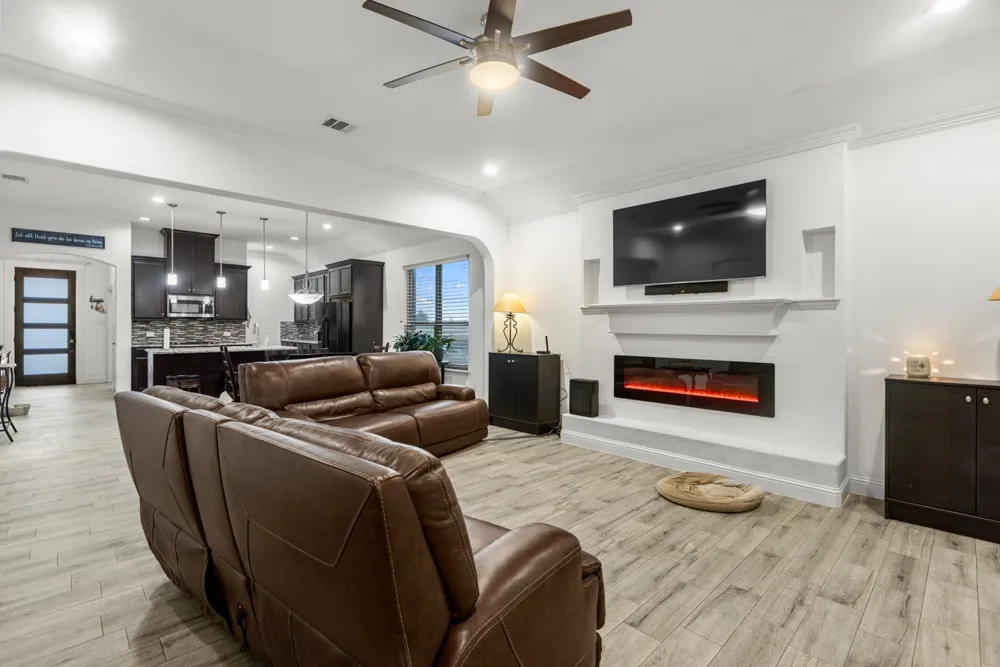 9689 County Road 4116 Kaufman, TX 75142