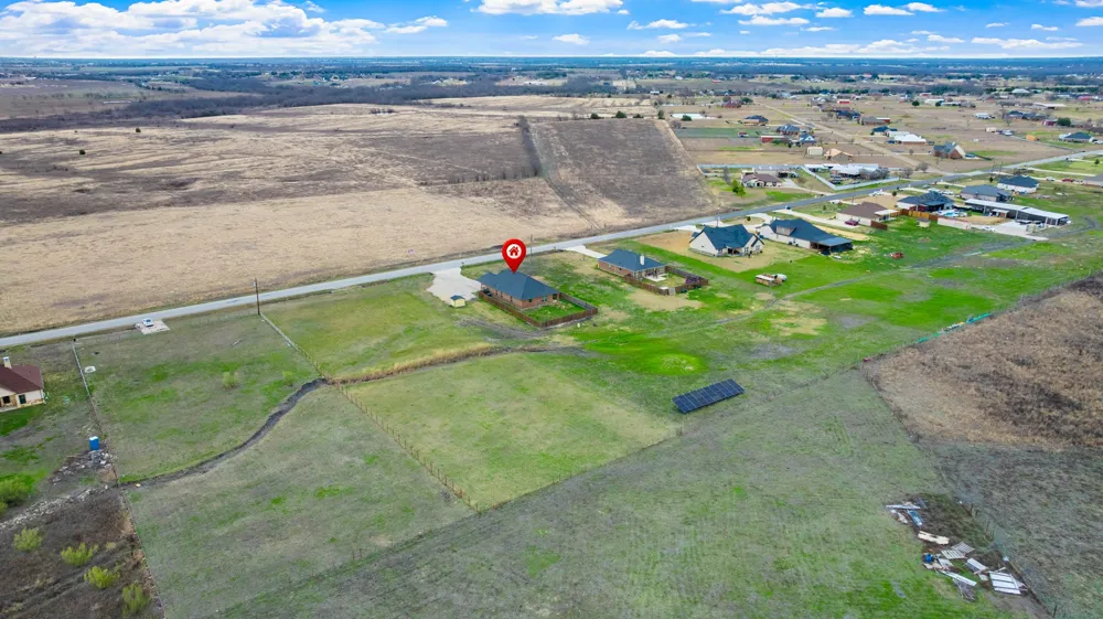 9689 County Road 4116 Kaufman, TX 75142