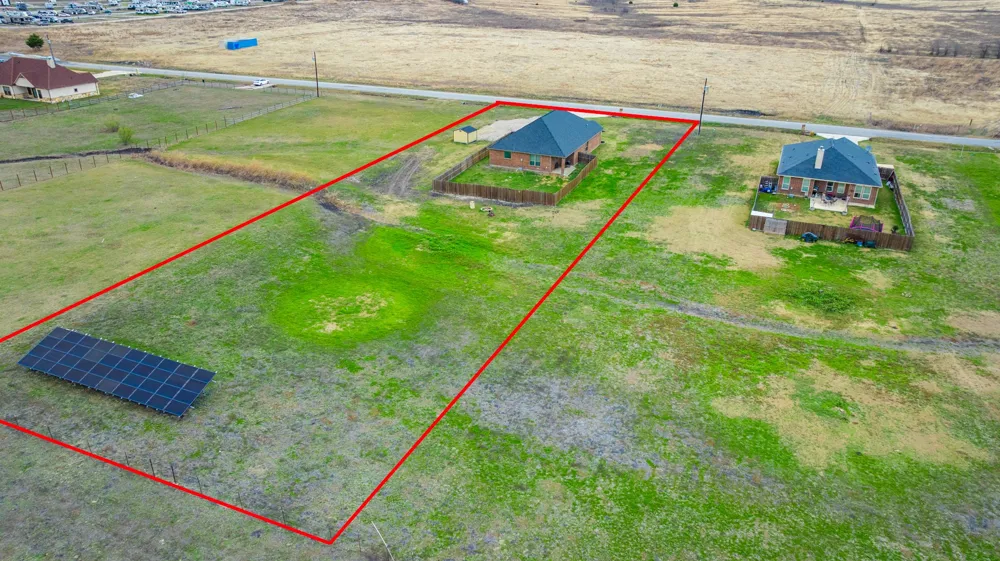 9689 County Road 4116 Kaufman, TX 75142