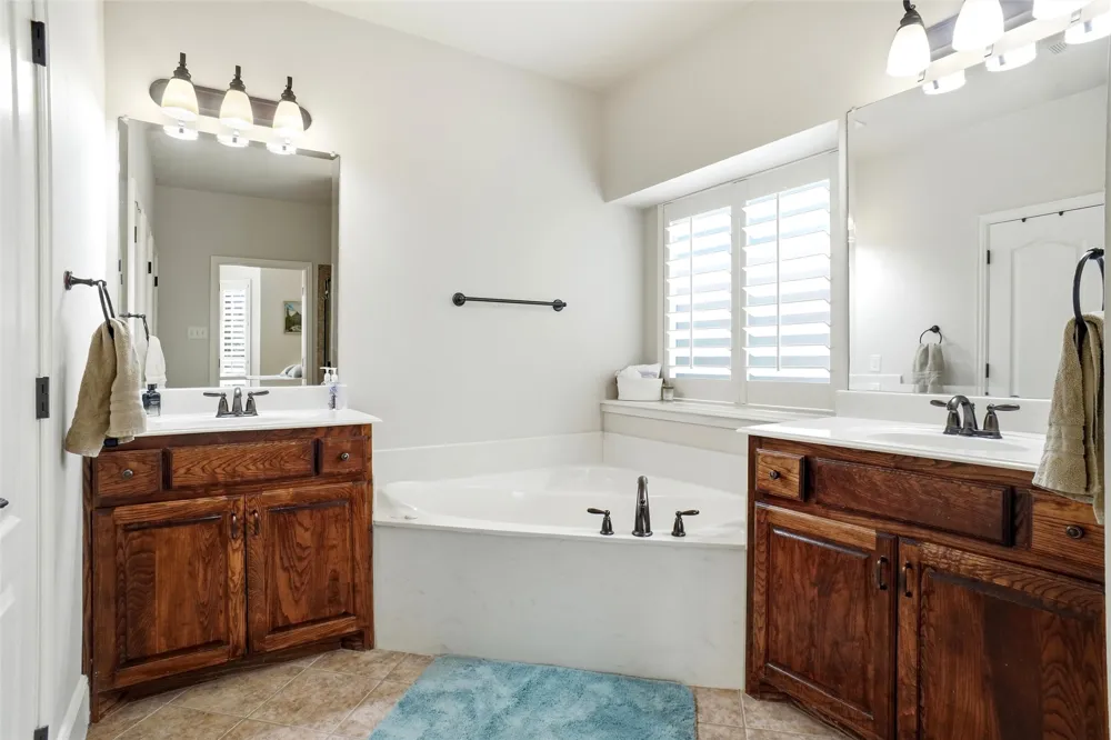 5905 Cripple Creek Trail North Richland Hills, TX 76180