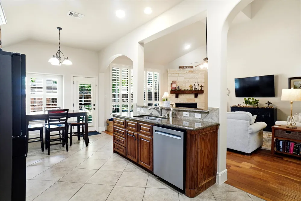 5905 Cripple Creek Trail North Richland Hills, TX 76180