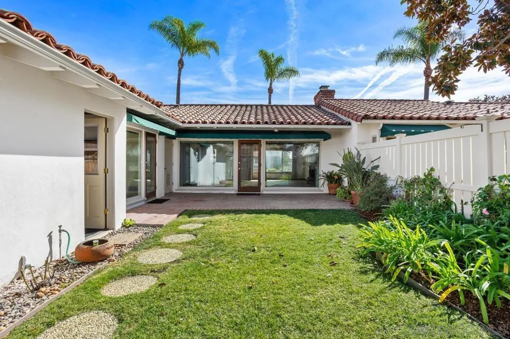 6138 La Flecha Rancho Santa Fe, CA 92067