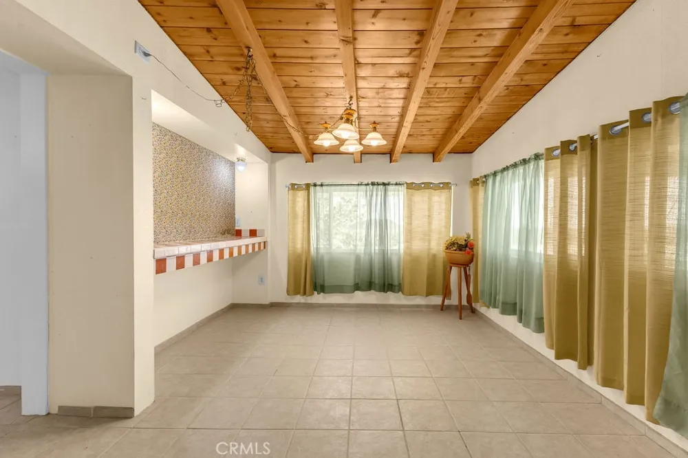 1998 Cambria Avenue Landers, CA 92285