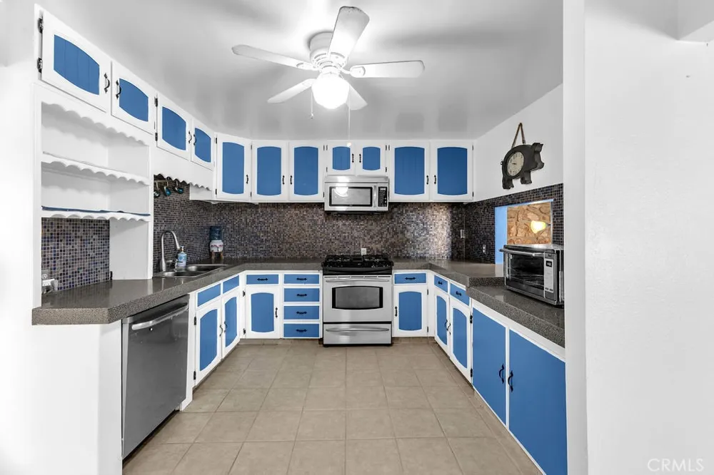 1998 Cambria Avenue Landers, CA 92285