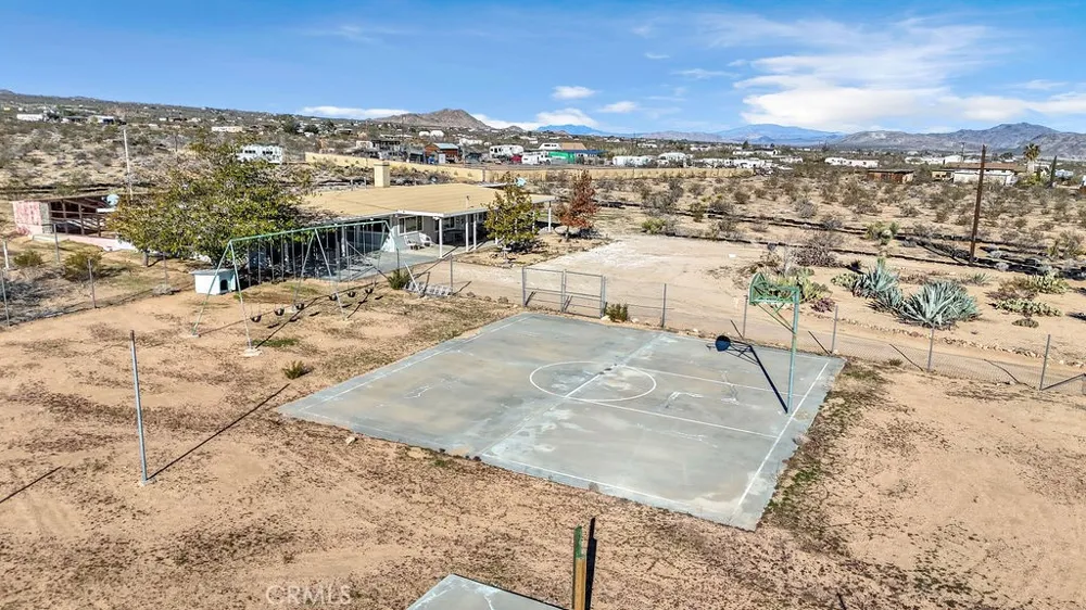 1998 Cambria Avenue Landers, CA 92285