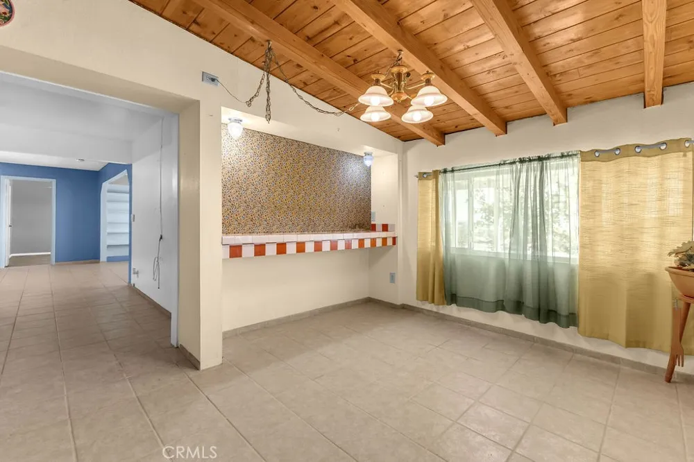 1998 Cambria Avenue Landers, CA 92285