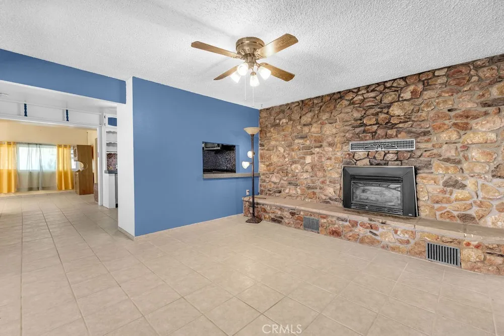 1998 Cambria Avenue Landers, CA 92285