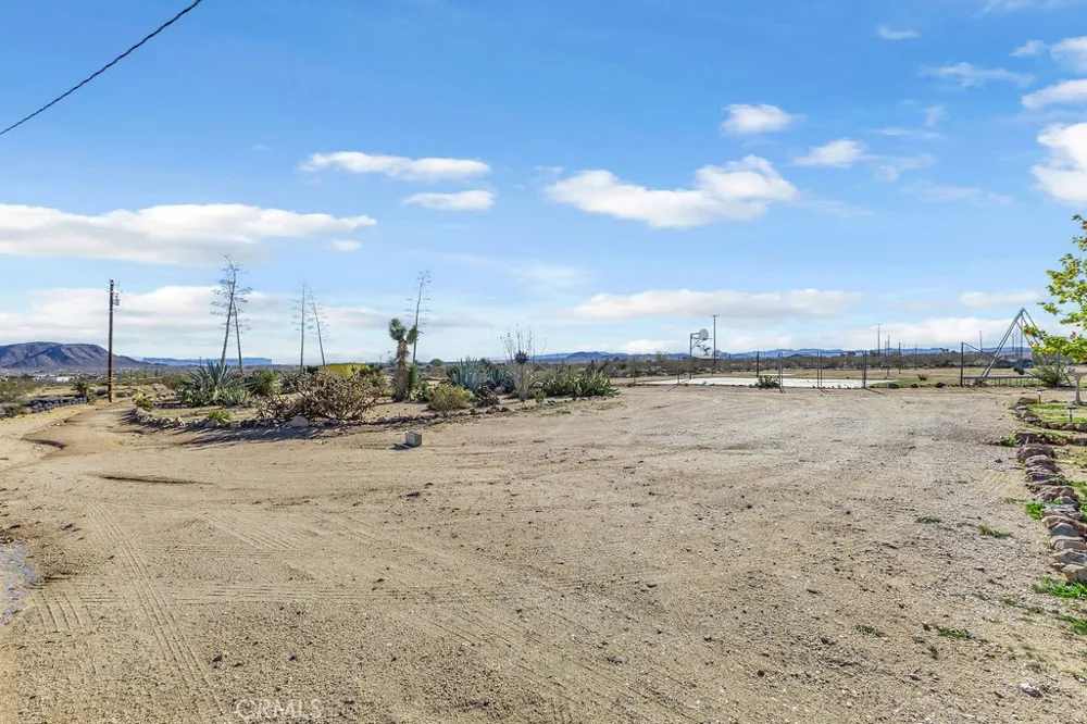 1998 Cambria Avenue Landers, CA 92285