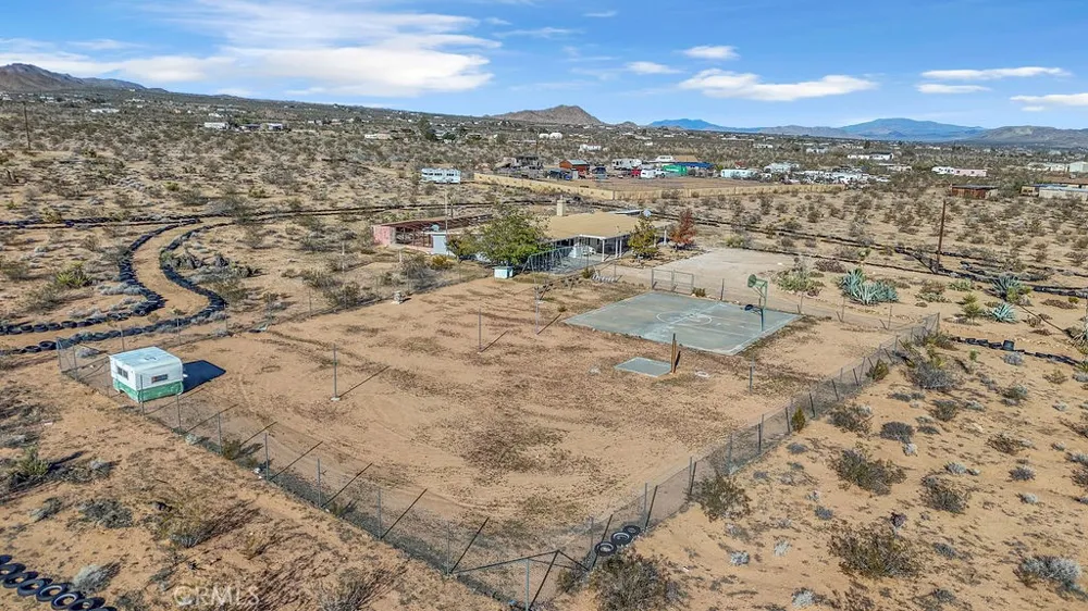 1998 Cambria Avenue Landers, CA 92285