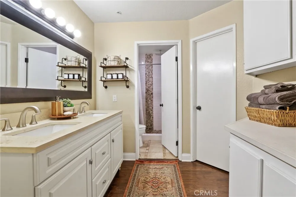 129 Cross Creek Road #B Orange, CA 92869