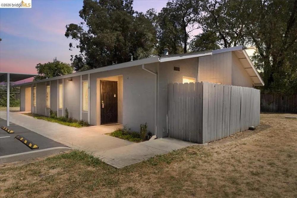 200 Del Luz Ct Fairfield, CA 94533