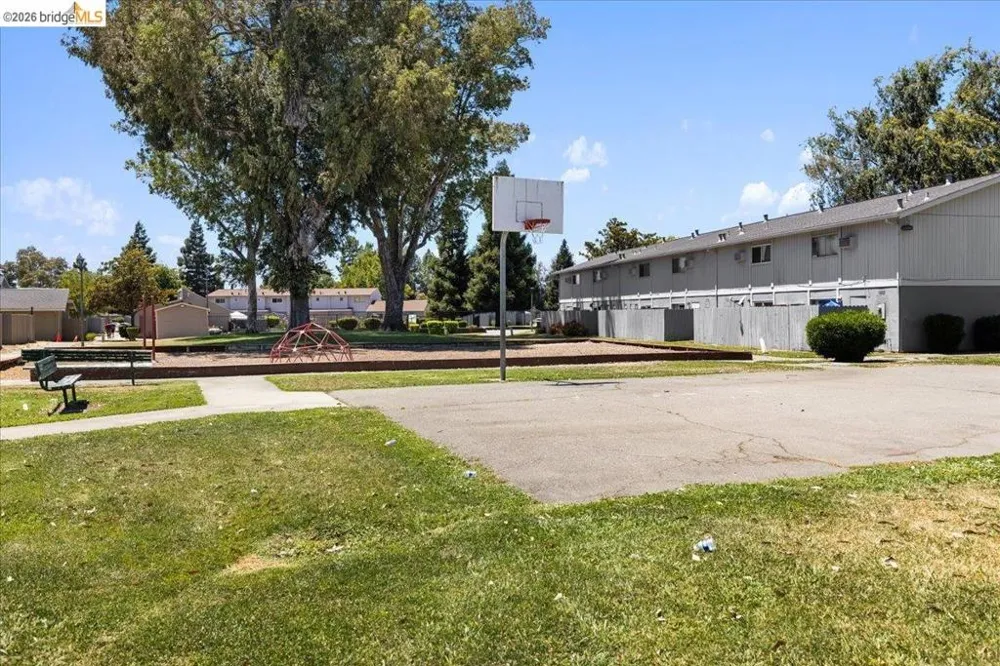 200 Del Luz Ct Fairfield, CA 94533