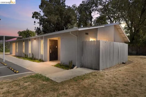 200 Del Luz Ct
