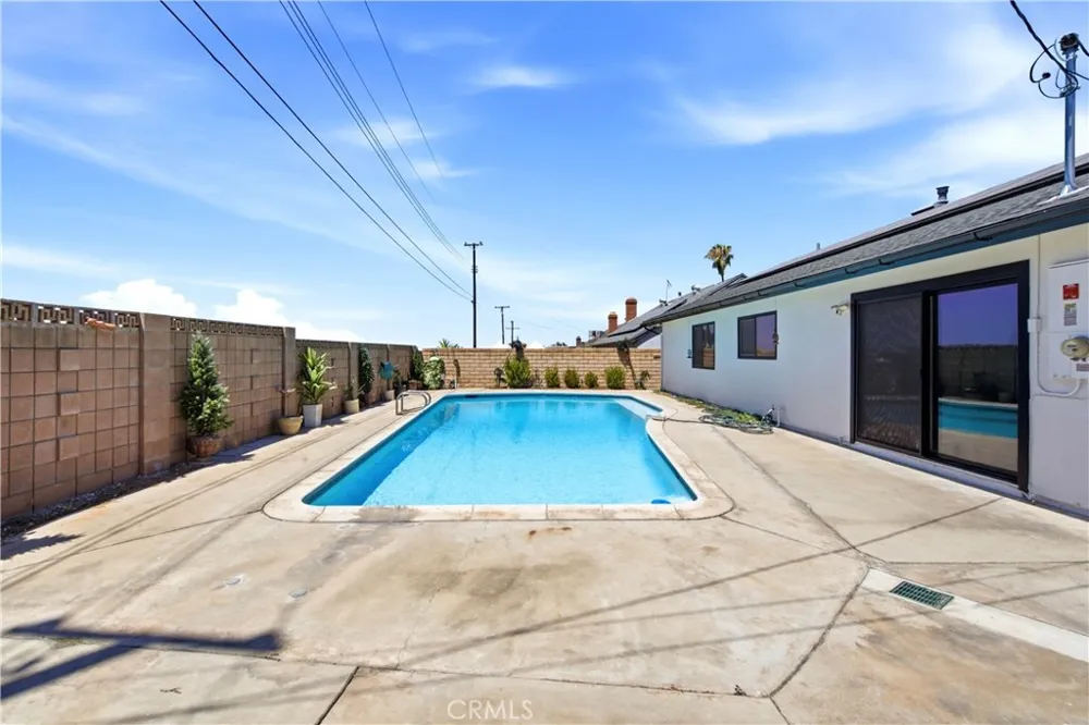 27611 Foster Highland, CA 92346