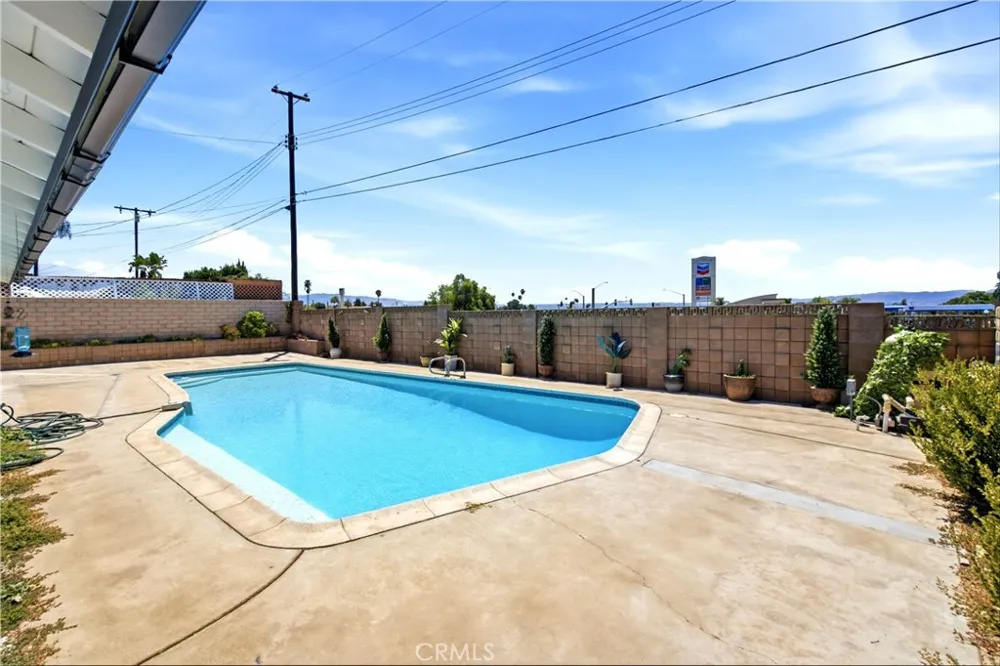 27611 Foster Highland, CA 92346
