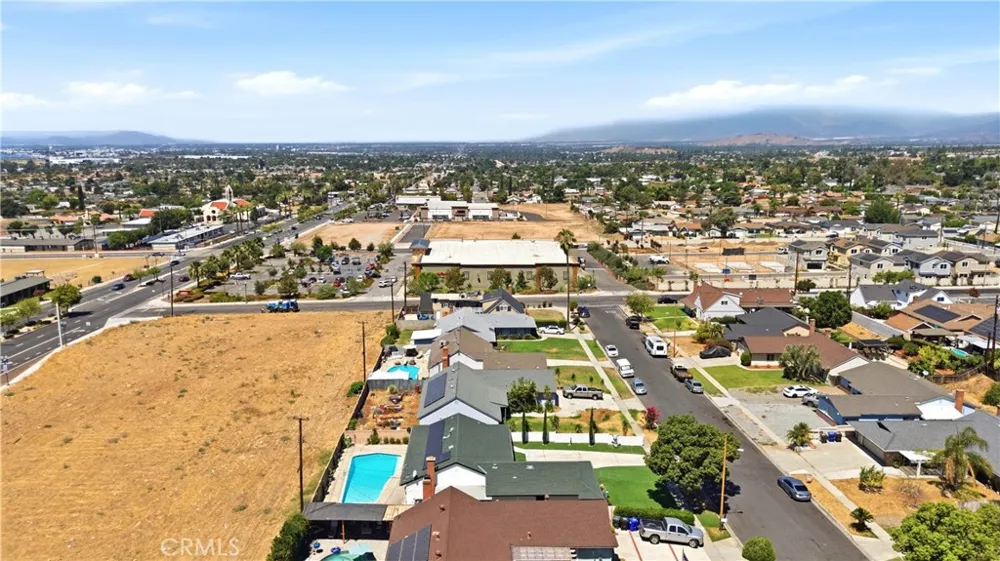 27611 Foster Highland, CA 92346