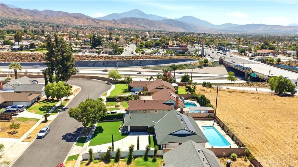 27611 Foster Highland, CA 92346