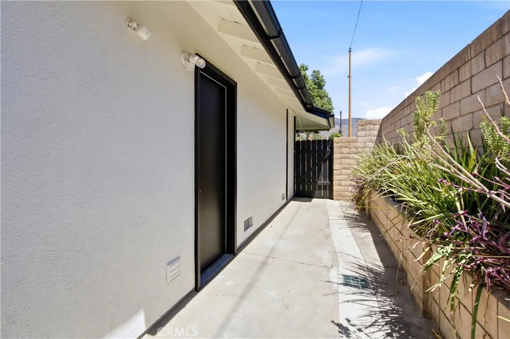 27611 Foster Highland, CA 92346