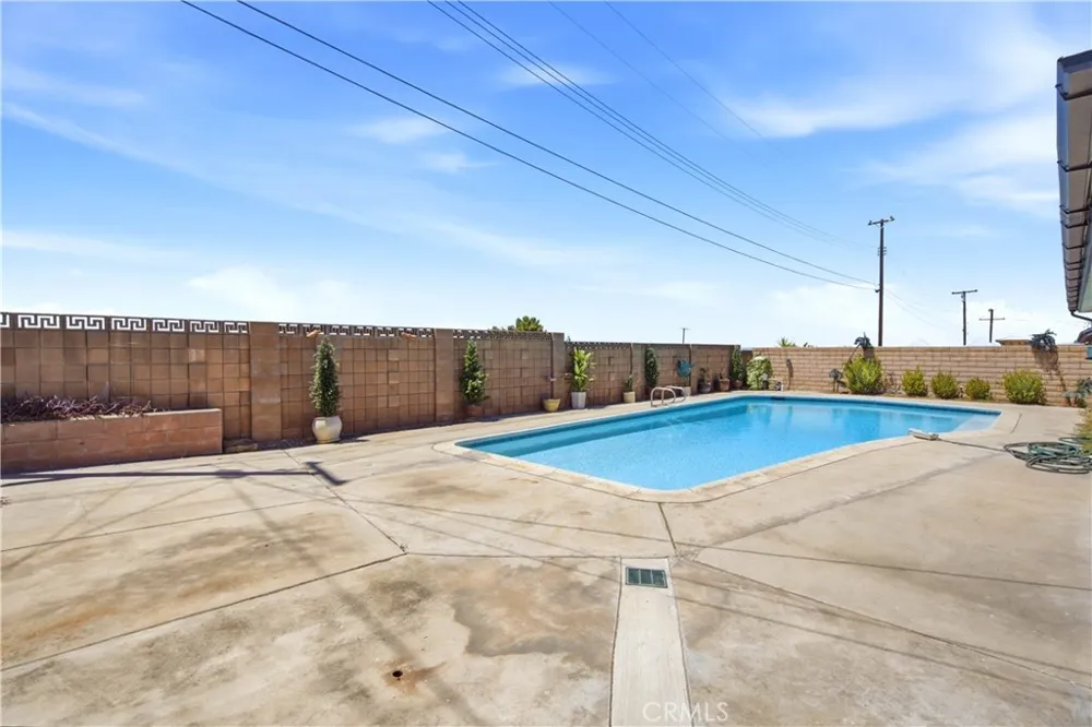 27611 Foster Highland, CA 92346