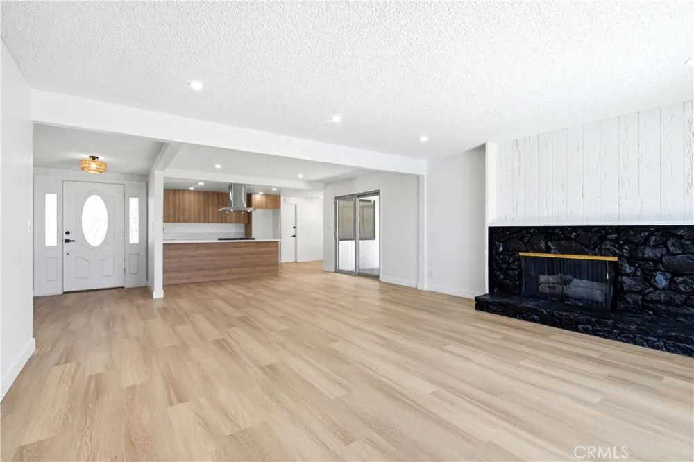 27611 Foster Highland, CA 92346