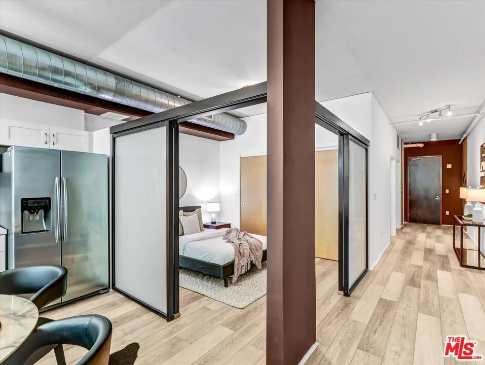 1111 S Grand Avenue #412 Los Angeles, CA 90015