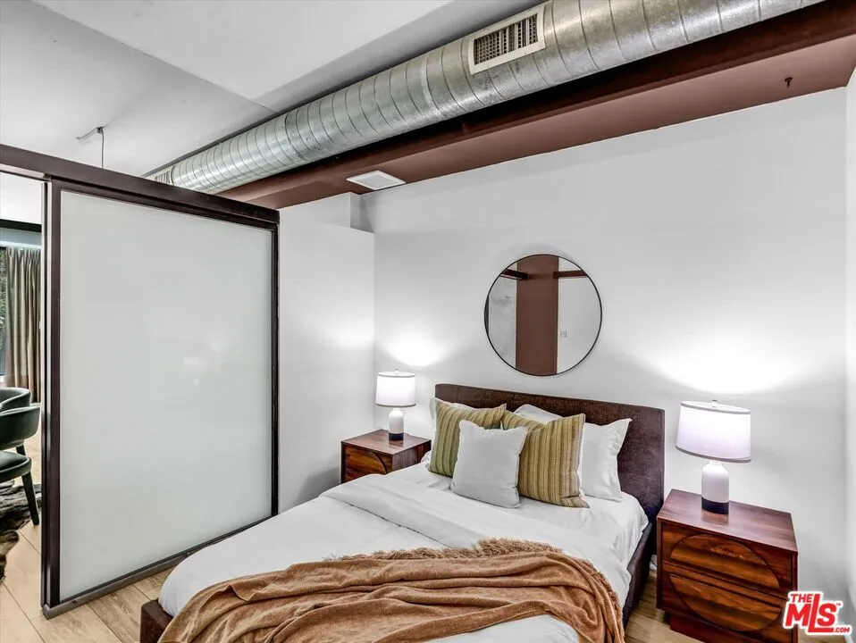 1111 S Grand Avenue #412 Los Angeles, CA 90015