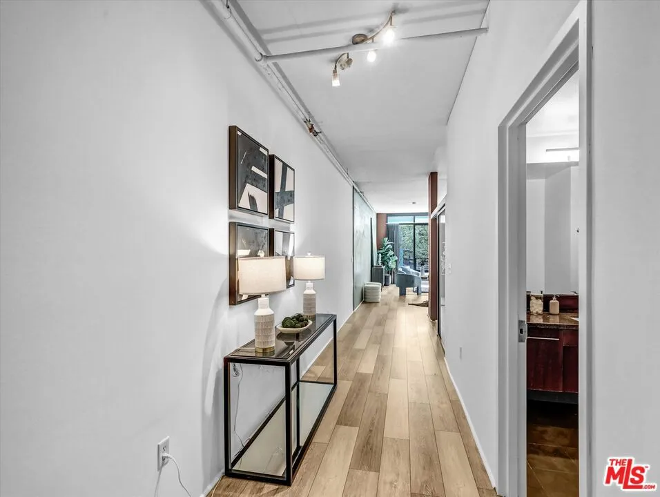 1111 S Grand Avenue #412 Los Angeles, CA 90015