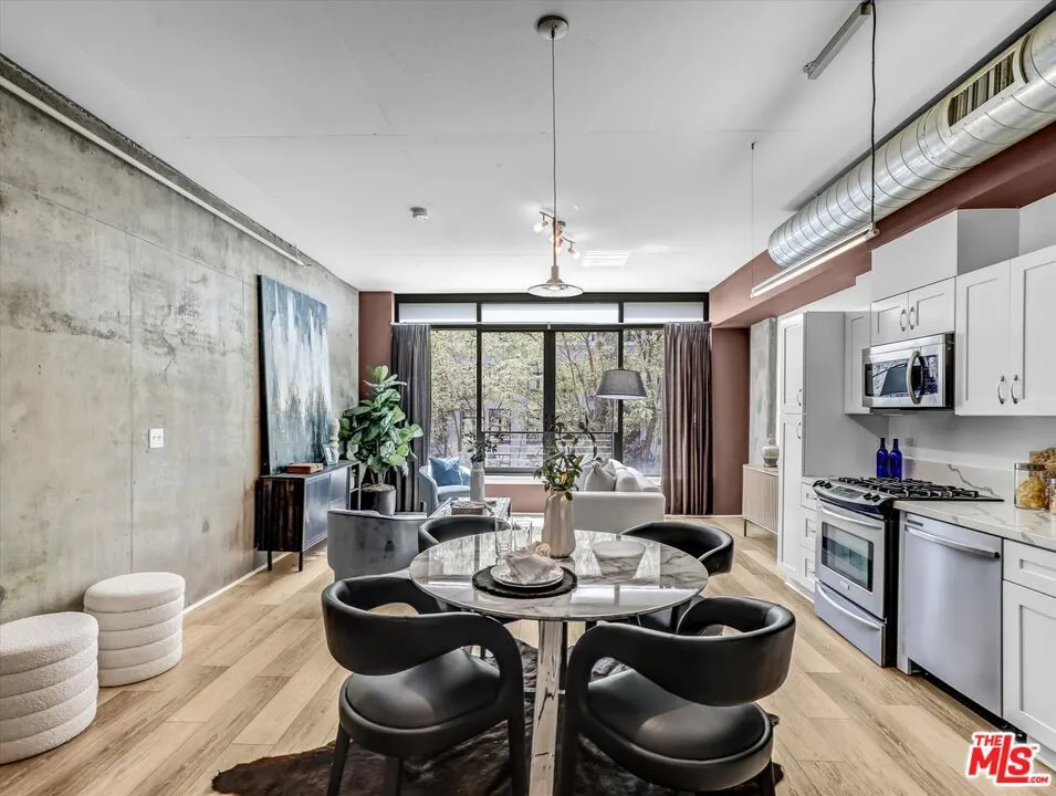 1111 S Grand Avenue #412 Los Angeles, CA 90015