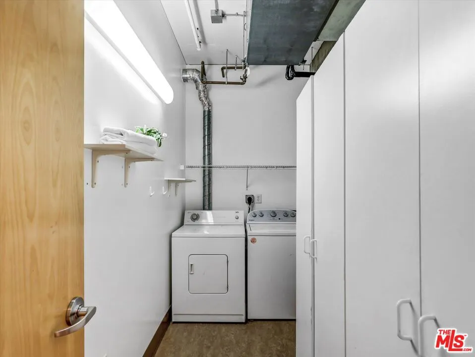 1111 S Grand Avenue #412 Los Angeles, CA 90015