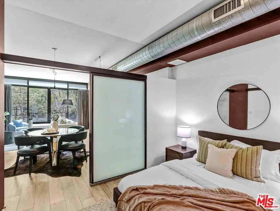1111 S Grand Avenue #412 Los Angeles, CA 90015