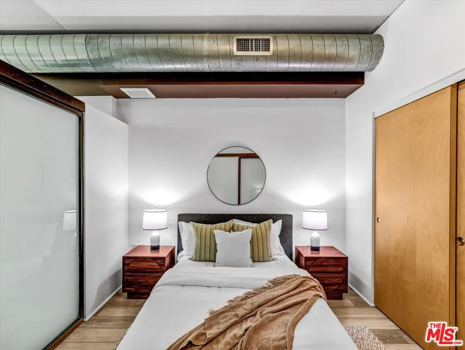 1111 S Grand Avenue #412 Los Angeles, CA 90015