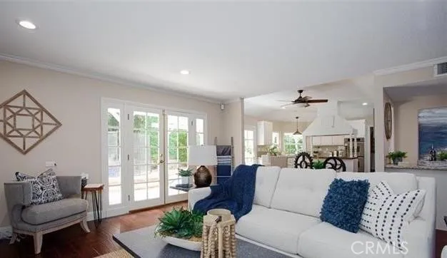 571 S Weymouth Court Anaheim Hills, CA 92807