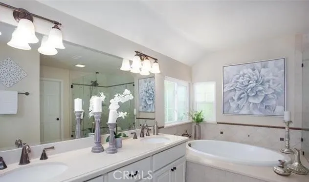 571 S Weymouth Court Anaheim Hills, CA 92807