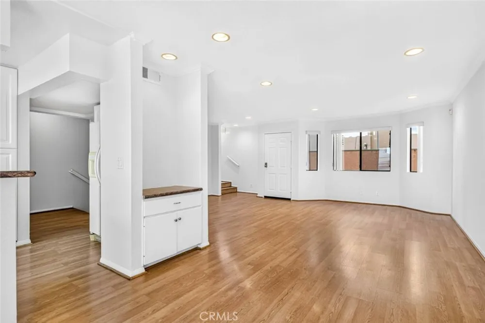 722 E Orange Grove Avenue #D Burbank, CA 91501