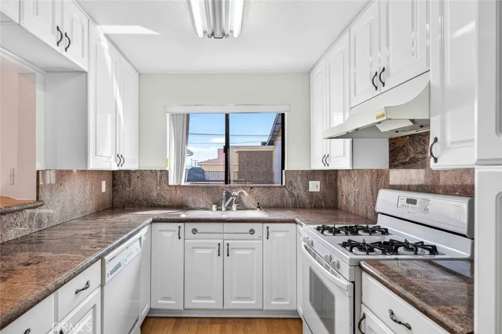 722 E Orange Grove Avenue #D Burbank, CA 91501
