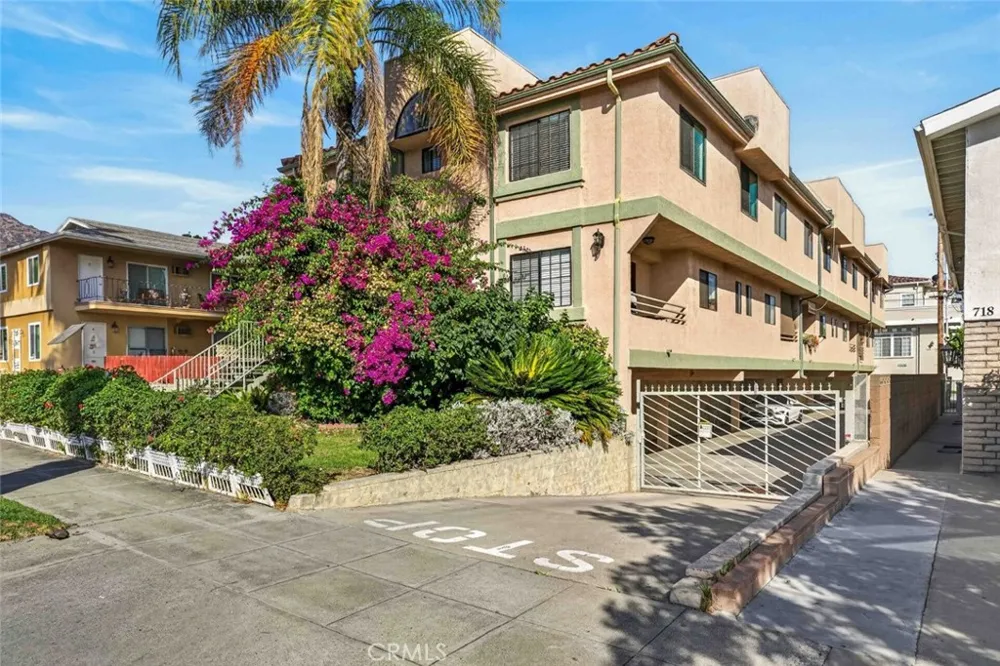 722 E Orange Grove Avenue #D Burbank, CA 91501