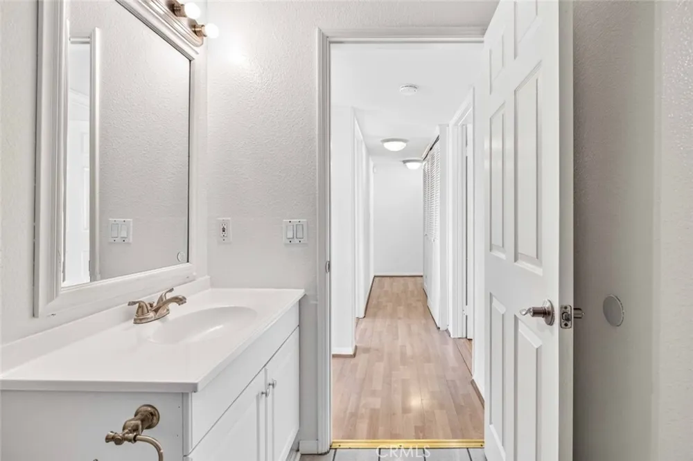 722 E Orange Grove Avenue #D Burbank, CA 91501