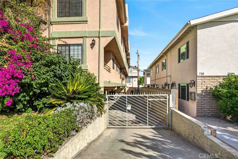 722 E Orange Grove Avenue #D Burbank, CA 91501