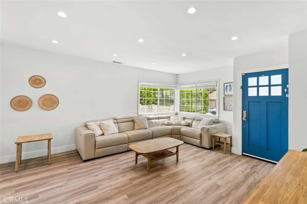 7118 Valmont Street Tujunga, CA 91042