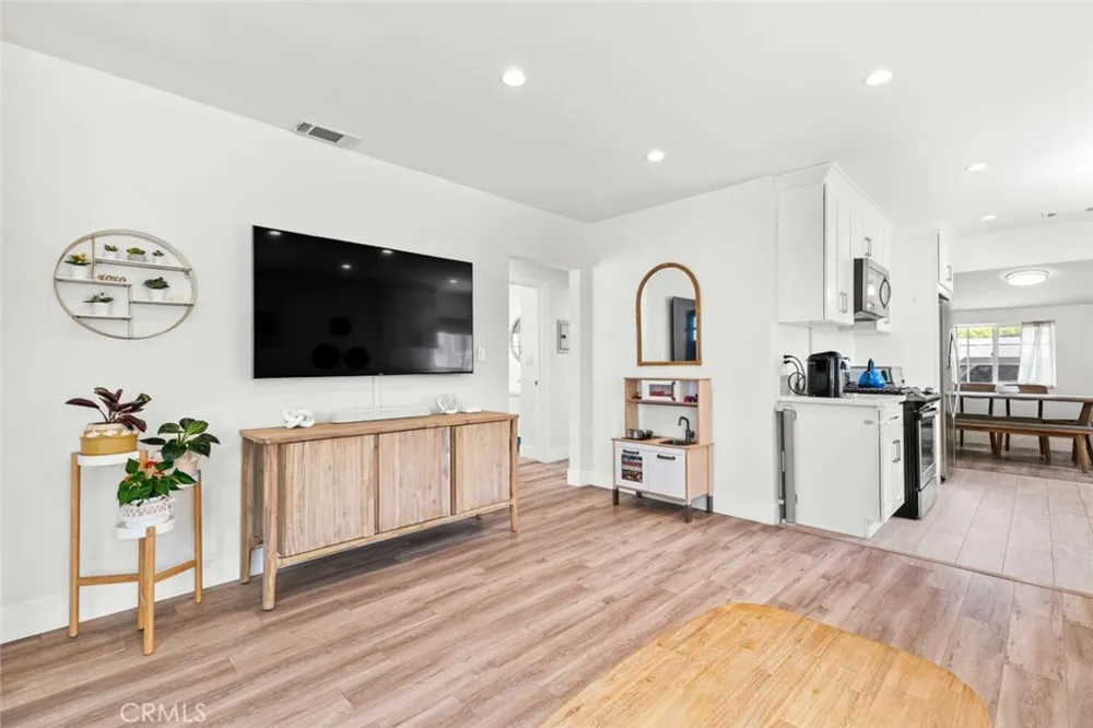 7118 Valmont Street Tujunga, CA 91042