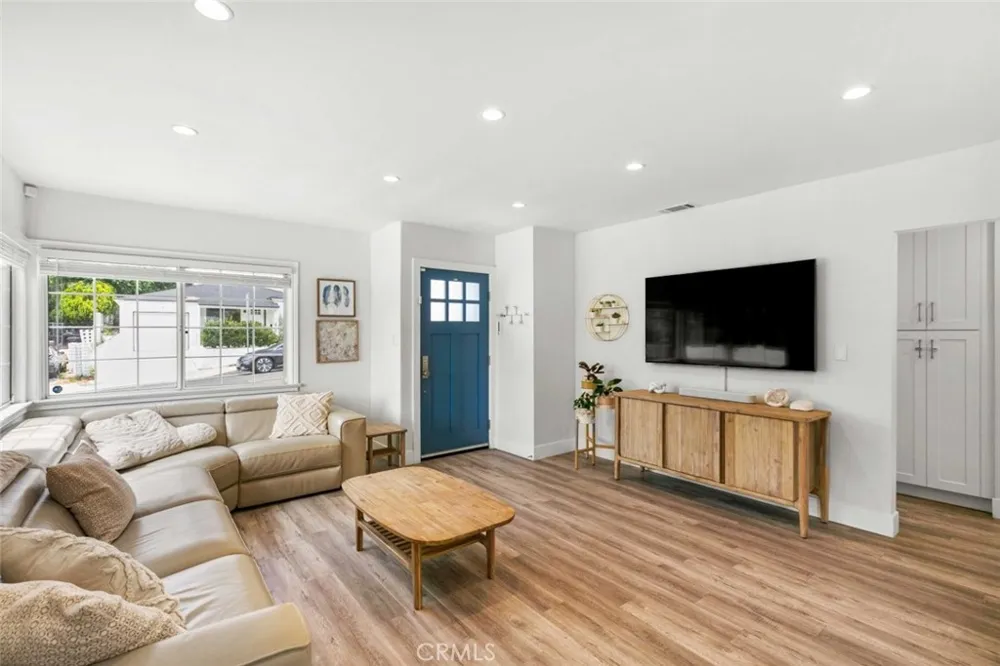 7118 Valmont Street Tujunga, CA 91042