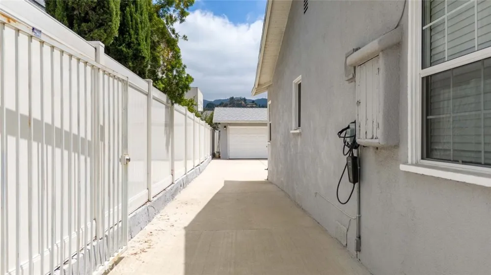 7118 Valmont Street Tujunga, CA 91042