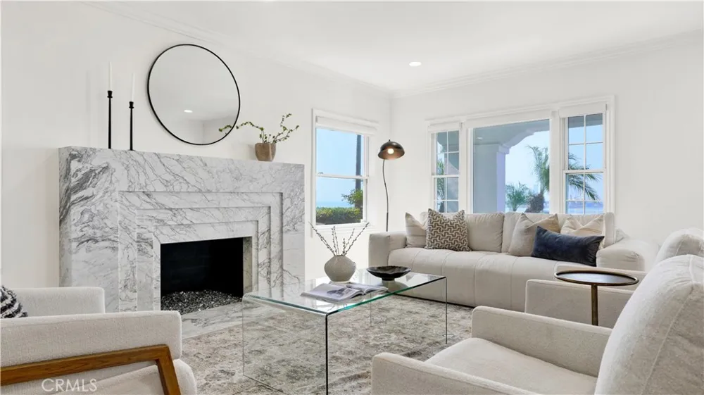 2747 E Ocean Boulevard Long Beach, CA 90803