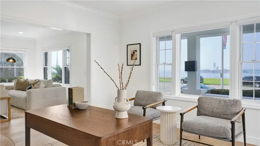 2747 E Ocean Boulevard Long Beach, CA 90803