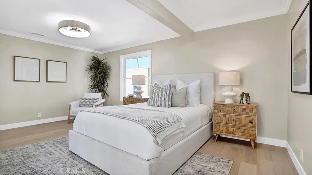 2747 E Ocean Boulevard Long Beach, CA 90803