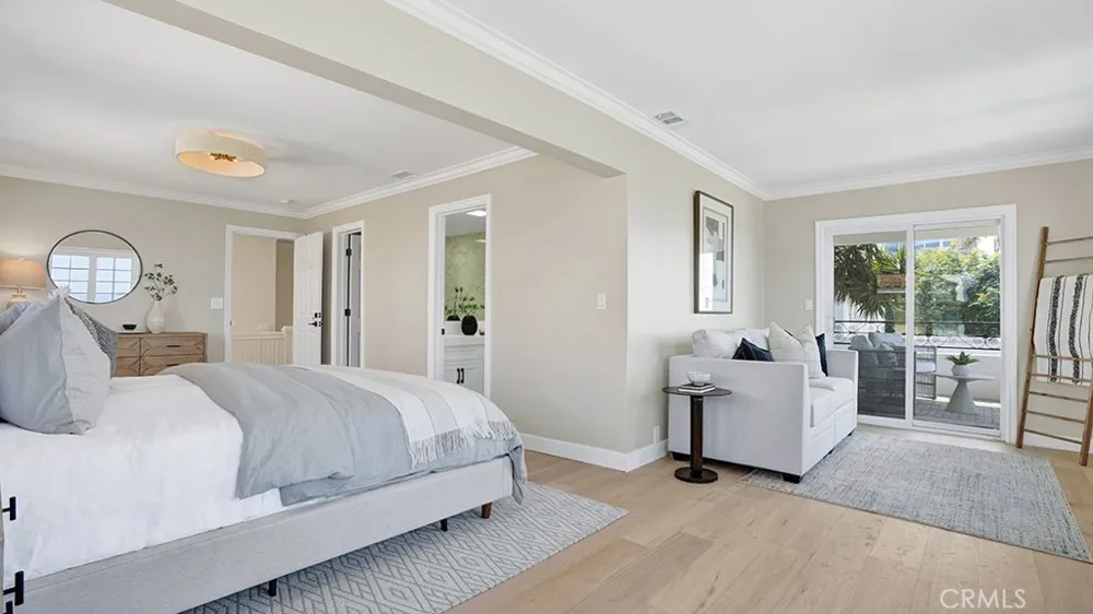 2747 E Ocean Boulevard Long Beach, CA 90803