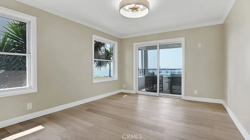 2747 E Ocean Boulevard Long Beach, CA 90803