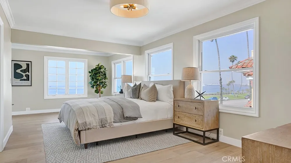 2747 E Ocean Boulevard Long Beach, CA 90803
