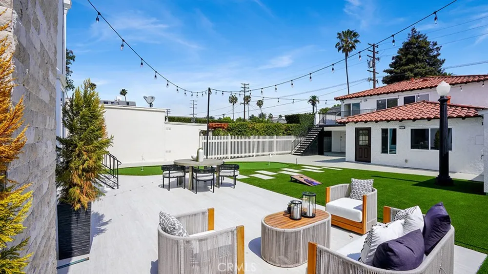 2747 E Ocean Boulevard Long Beach, CA 90803